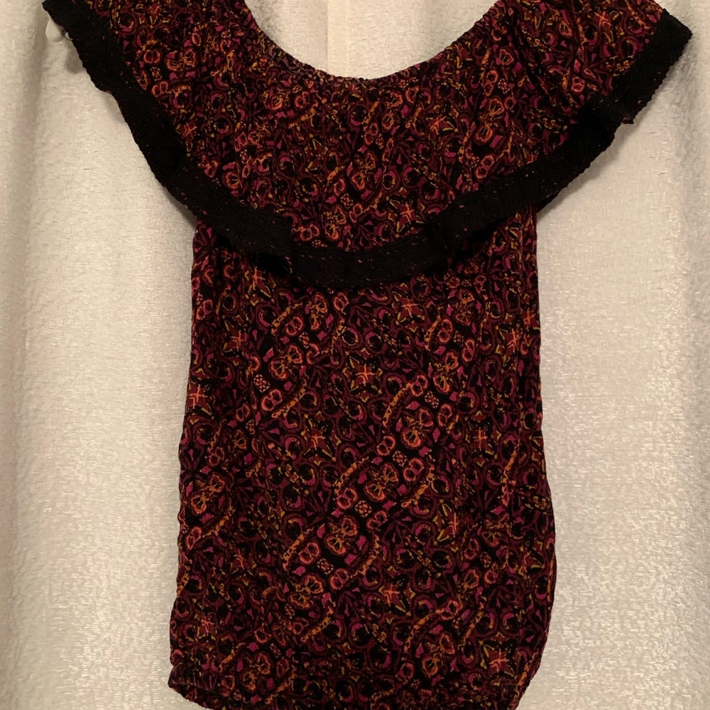 Off the shoulder blouse 🌸